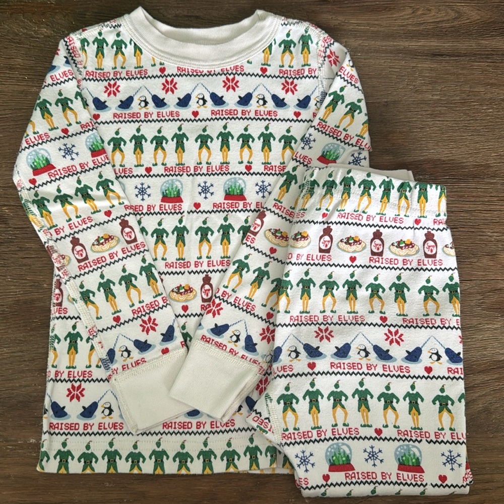 Hanna Andersson 4-T Elves -raised by elves print, Pajamas